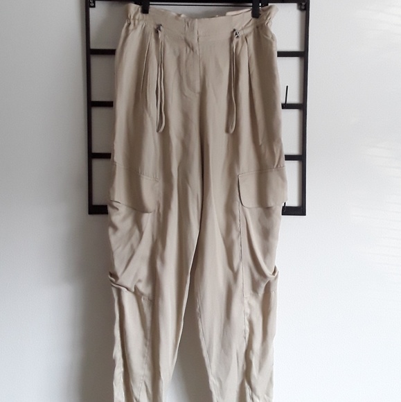 BCBG MAXAZRIA 《Khaki Cargo Pant》 - Picture 2 of 5